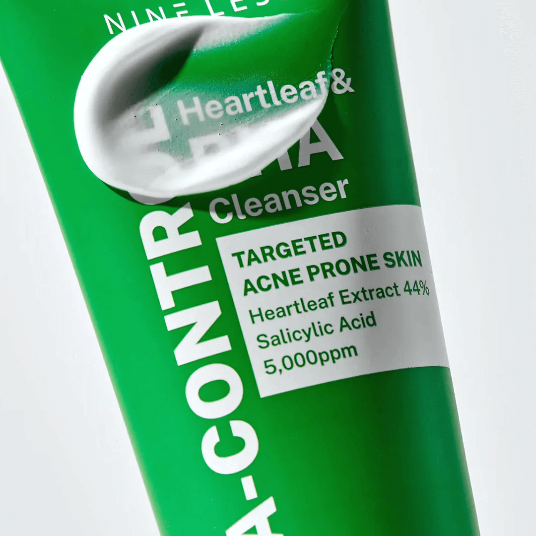 A-Control Heartleaf BHA Cleanser con espuma cremosa que limpia poros sin resecar ni alterar la barrera.