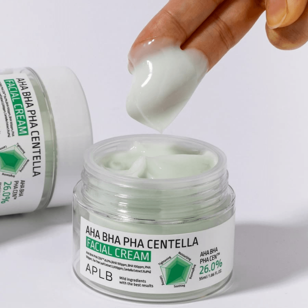 Hidratante con ácidos exfoliantes y centella que favorece la renovación celular mientras mantiene la piel equilibrada e hidratada.