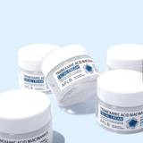 Crema iluminadora para uso diario que ayuda a suavizar textura y mantener hidratación equilibrada.