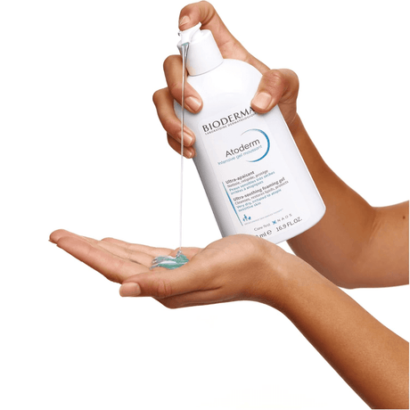 Atoderm Intensive Gel Moussant Bioderma alivia la tirantez y deja la piel confortable.