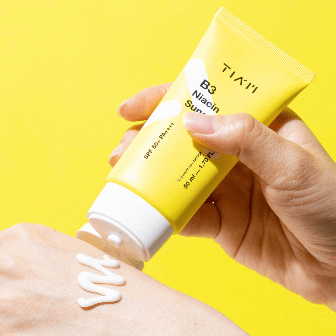 TIA'M B3 Niacin Sunscreen de textura ligera con acabado sin brillo ni residuo blanco.
