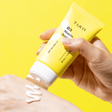 TIA'M B3 Niacin Sunscreen de textura ligera con acabado sin brillo ni residuo blanco.