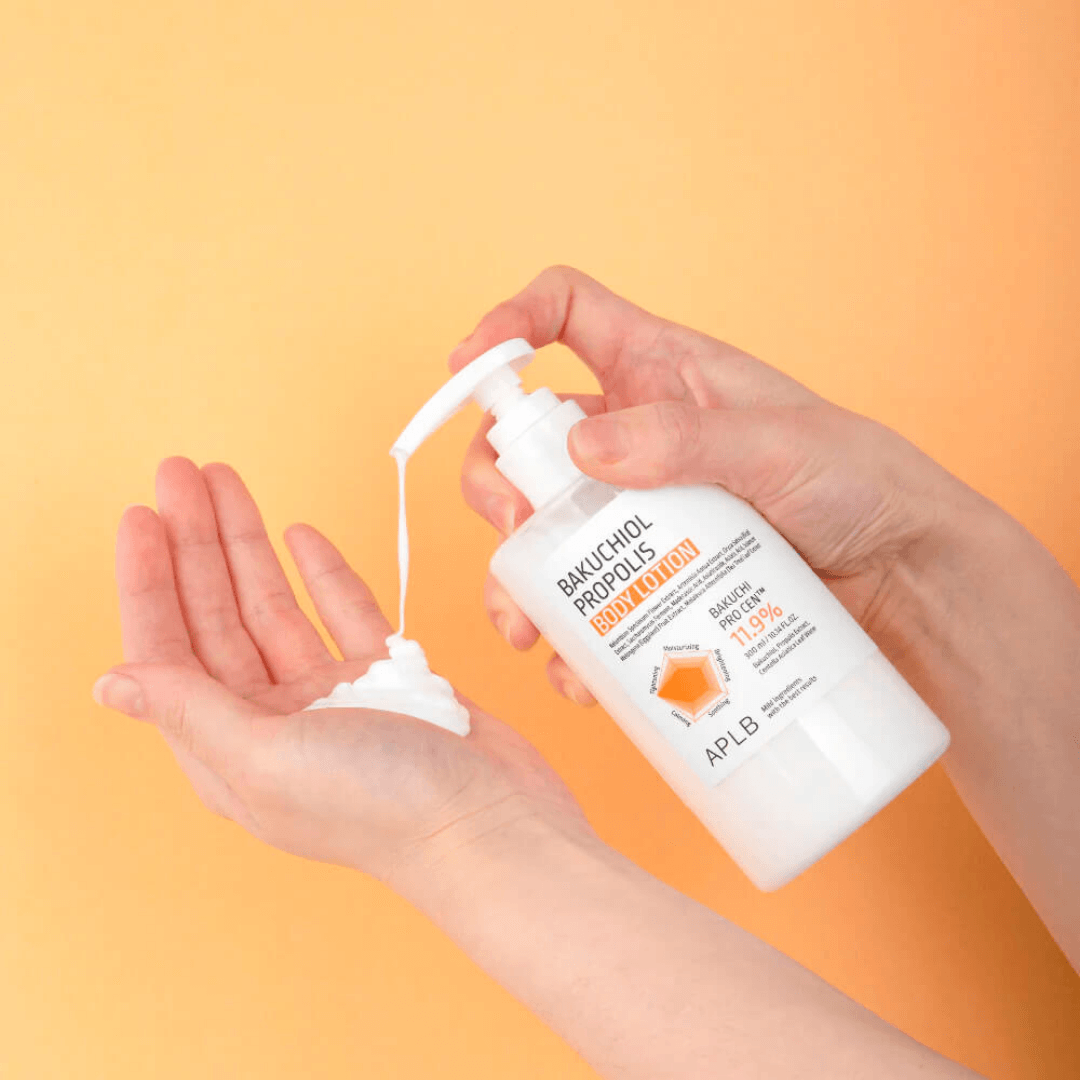 Body lotion con bakuchiol, alternativa suave al retinol, que contribuye a mejorar la firmeza y textura de la piel corporal.