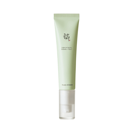 Serum Light On con centella asiática y vitamina C que ayuda a iluminar la piel y reducir manchas.