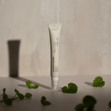 Black Rice Bakuchiol Eye Cream que reduce visiblemente ojeras y líneas finas desde las primeras semanas.