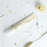 Black Rice Bakuchiol Eye Cream de Haruharu Wonder que reduce líneas finas y mejora la elasticidad.
