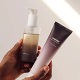 Black Rice Moisture Double Cleansing Haruharu Wonder calma la piel con extracto de fermento de arroz.