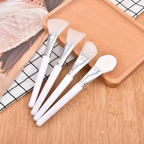 Brochas de silicona flexibles, diseñadas para aplicar tratamientos faciales sin ensuciar.