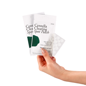 Petitfée Centella Clearing Spot Patch calma granitos con centella asiática y acelera la cicatrización. 