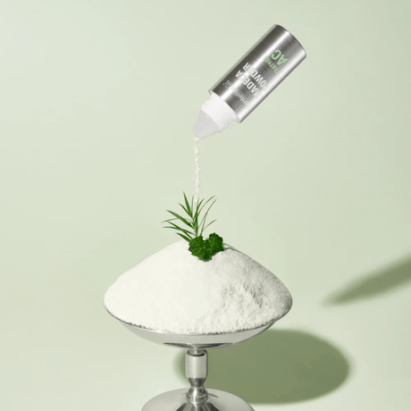 Powder treatment con árbol de té que ayuda a reducir rojeces e imperfecciones.