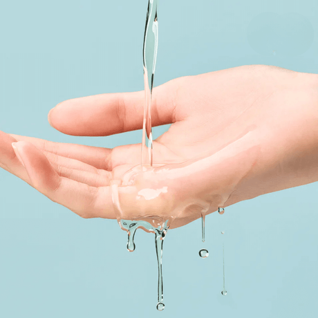 Tónico Cica Calming Aqua que reduce inflamación y deja la piel firme y luminosa de Tocobo.