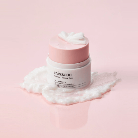 Limpiador facial en bálsamo con textura sedosa que se transforma en aceite para disolver eficazmente residuos y exceso de sebo.
