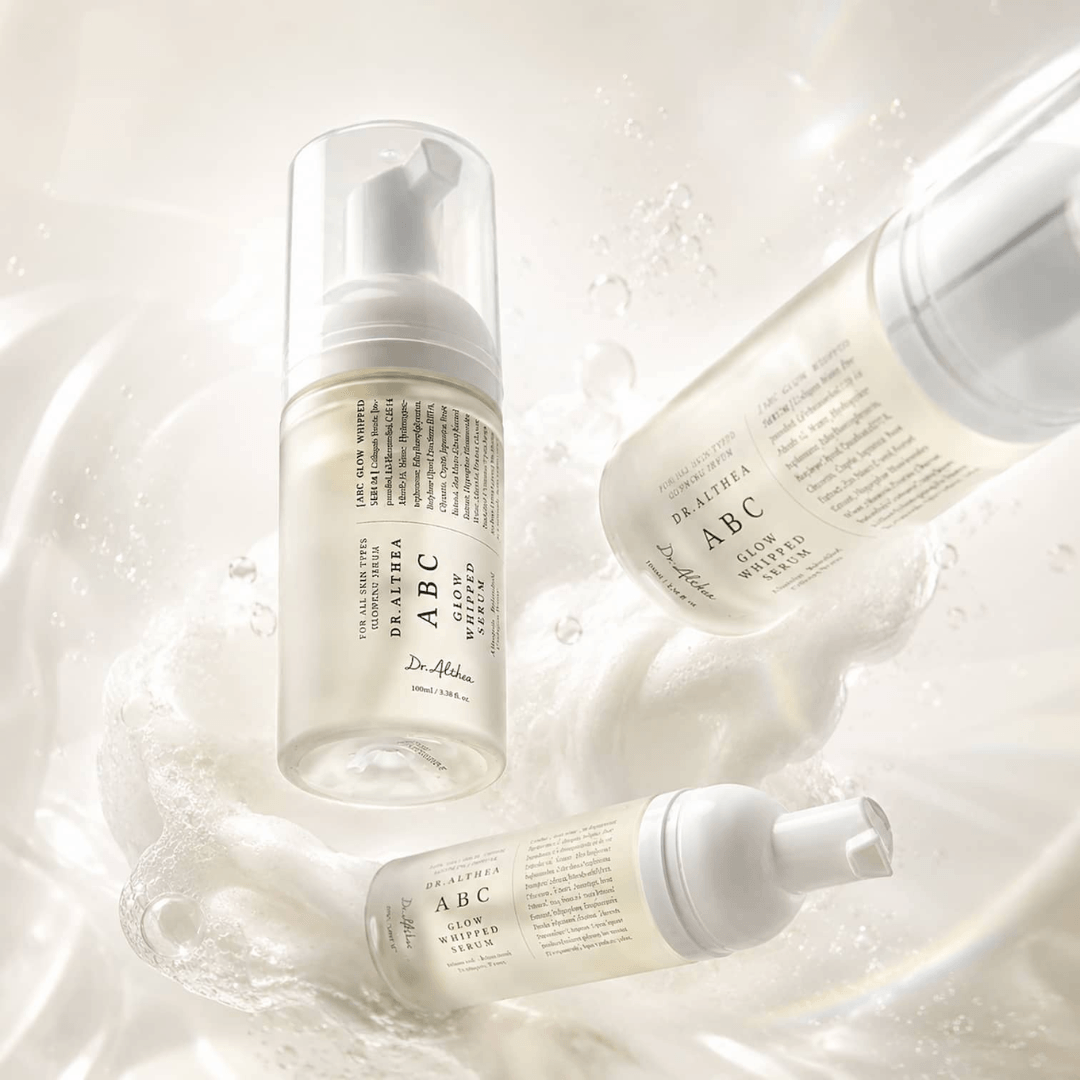 Dr. Althea ABC Glow Whipped Serum que ayuda a mejorar la textura de la piel mientras aporta nutrición, hidratación y un brillo natural duradero.