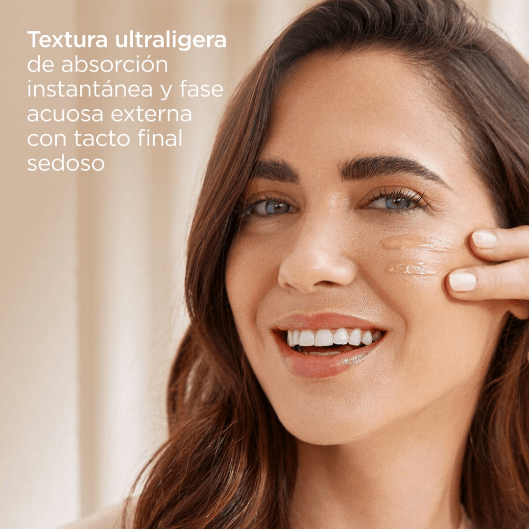 Fusion Water Color Medium SPF 50 ISDIN hidrata y aporta cobertura ligera.