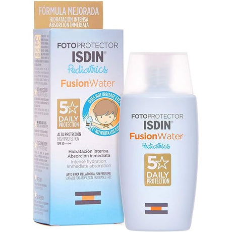 ISDIN Fotoprotector Fusion Water Pediatrics SPF50 con ácido hialurónico que hidrata y protege la piel infantil.