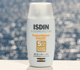 ISDIN Fusion Water Magic SPF 50 protege del sol con acabado ultraligero.