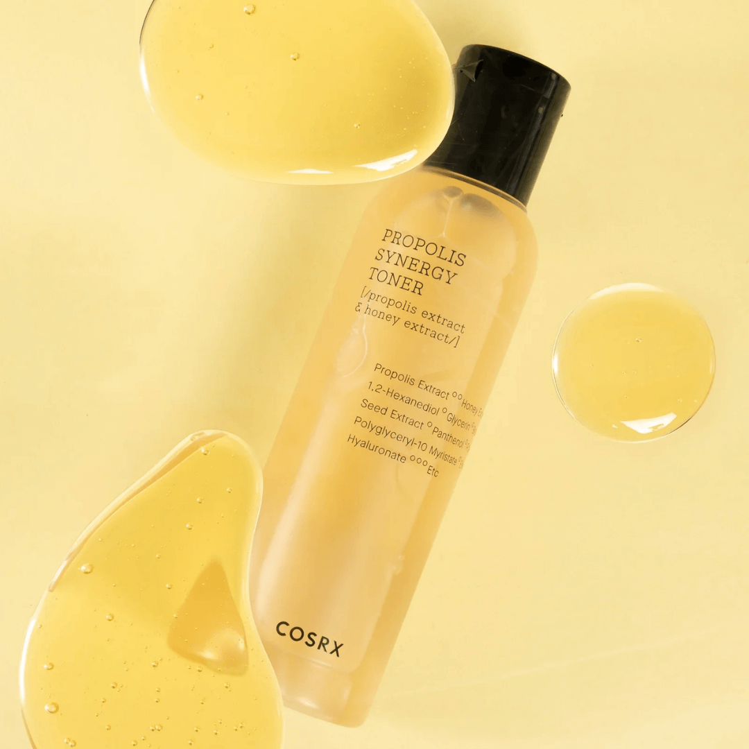Full Fit Propolis Synergy Toner de COSRX que hidrata intensamente y mejora la luminosidad del rostro.