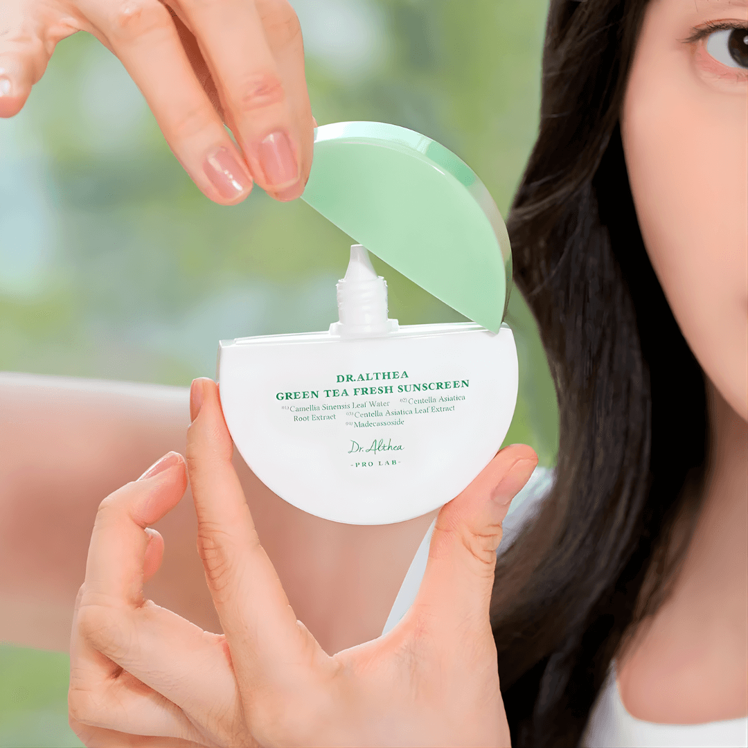 Dr. Althea Green Tea Fresh Sunscreen con textura fresca, absorción rápida y sin sensación grasa.