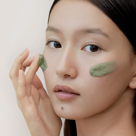 Green Tea LHA Deep Pore Rice Cake Cleanser, limpia y calma la piel irritada. 