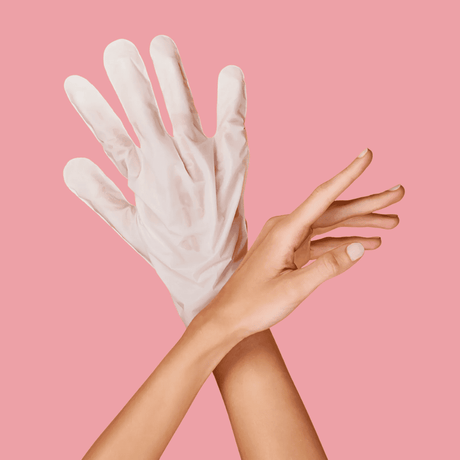 Mascarilla de manos con efecto reparador intensivo para manos expuestas al frío o resequedad de By Silk.