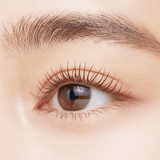 Heroine Make Long & Curl Mascara Advanced Film para alargar, definir y mantener la curvatura de las pestañas durante horas.