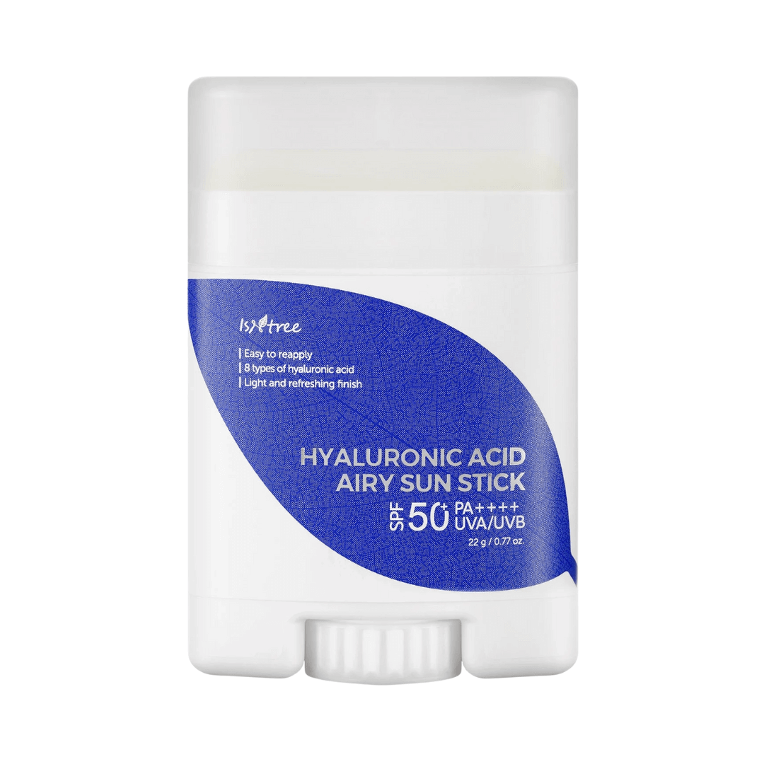 Isntree Hyaluronic Acid Airy Sun Stick hidrata y bloquea rayos UVA/UVB.