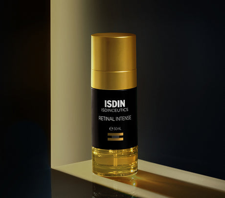 ISDIN Retinal Intense Serum ISDINCEUTICS regenera y suaviza líneas de expresión.