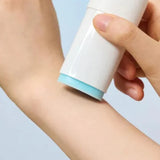 SKIN1004 Sun Stick Hyalu-Cica, bloqueador solar que hidrata y protege frente a rayos UVA/UVB.