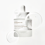 La ampolla Niacinamide 10% Boosting Shot de Skin 1004 ilumina, unifica el tono y reduce manchas.
