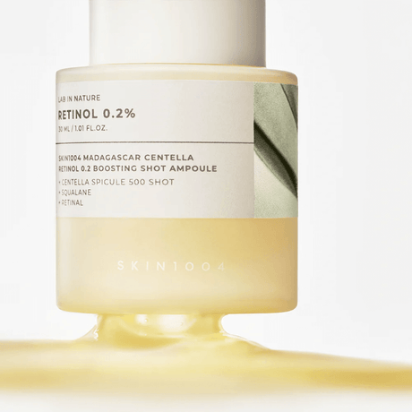 Retinol 0.2% Boosting Shot, ampolla con fórmula efectiva para mejorar la textura y fortalece la barrera cutánea.