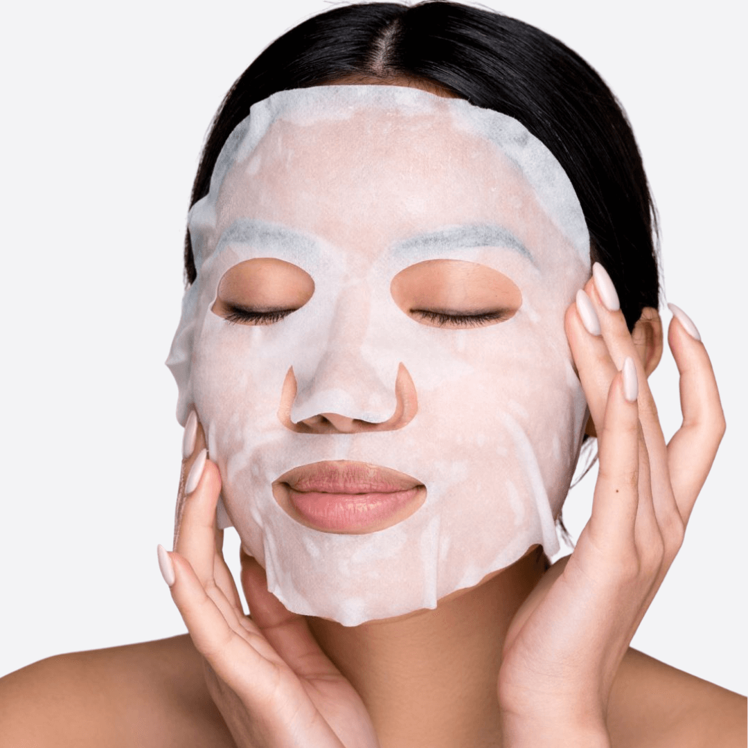 CENTELLIAN24 Madeca Derma Mask III ilumina el rostro opaco gracias a la niacinamida y glutatión.