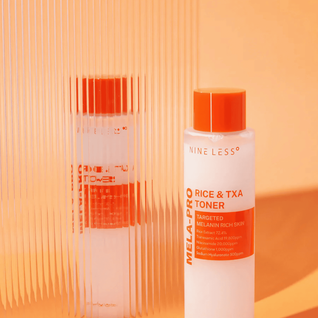 Toner Mela-Pro Rice & TXA que refuerza la barrera cutánea y suaviza el rostro.