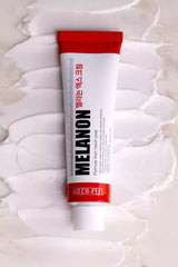 Crema despigmentante Medipeel Melanon para combatir hiperpigmentación localizada.