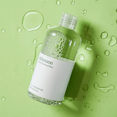 Cleansing water hidratante ideal para limpiar suavemente sin alterar la barrera cutánea.