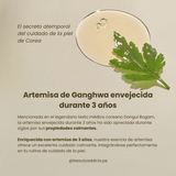 Textura acuosa Mugwort Essence I’m From que calma y nutre la piel sensible