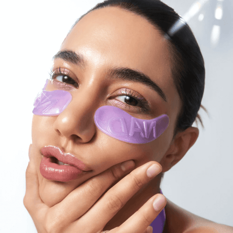 Under Eye Patches con activos antiedad para bolsas y líneas finas.