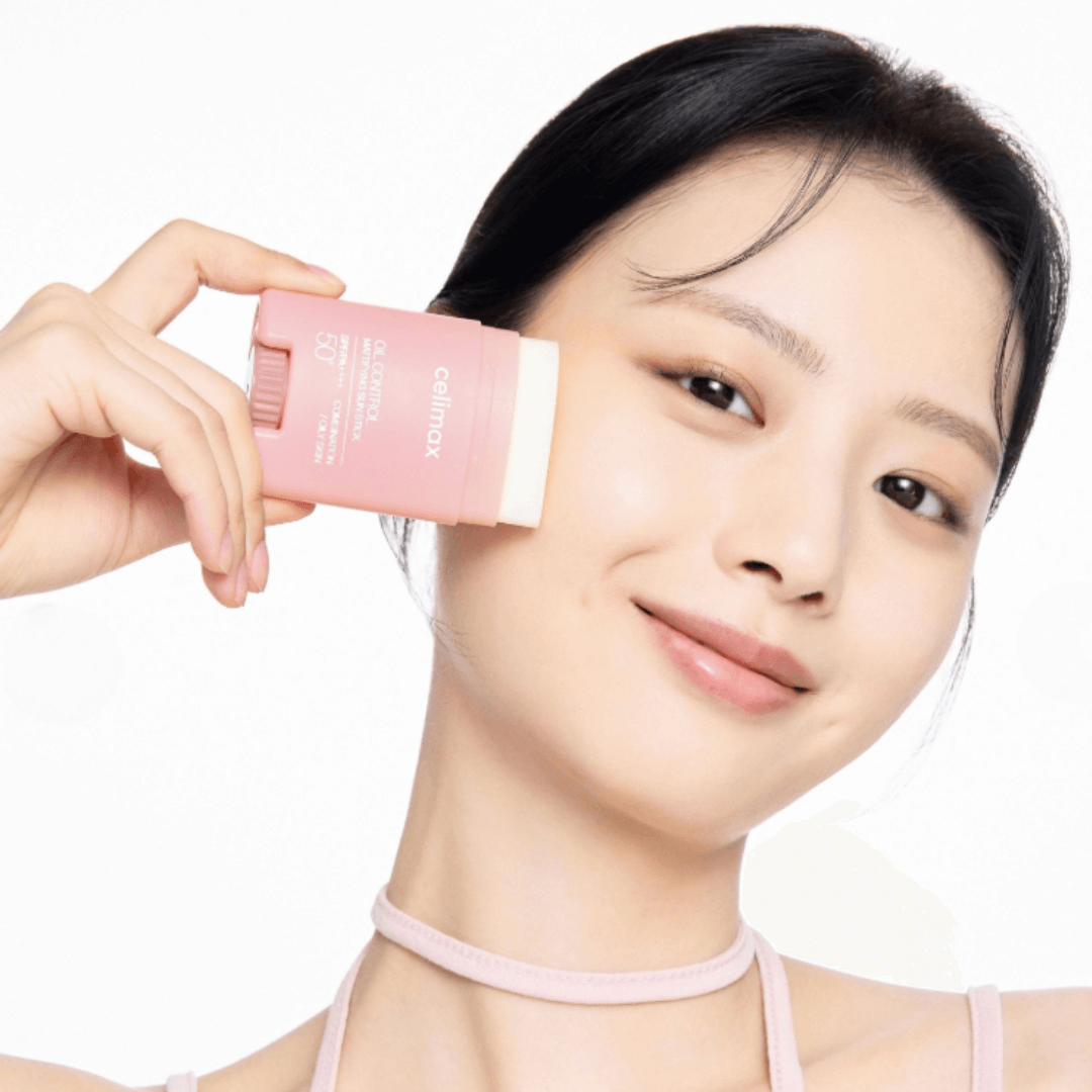 Celimax Oil Control Mattifying Sun Stick controla grasa y previene brillo excesivo.