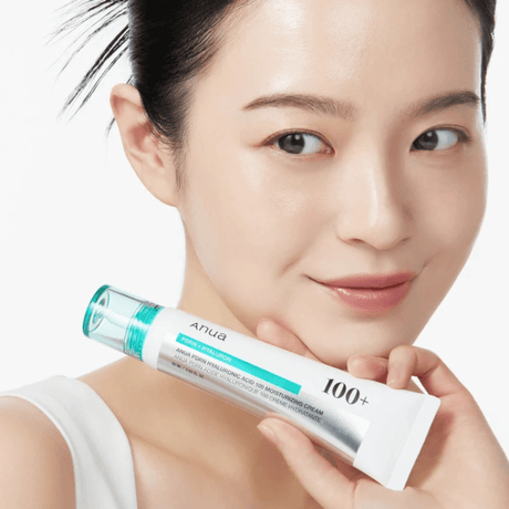 Anua PDRN Hyaluronic Acid 100 Moisturizing Cream fortalece la barrera cutánea y suaviza.