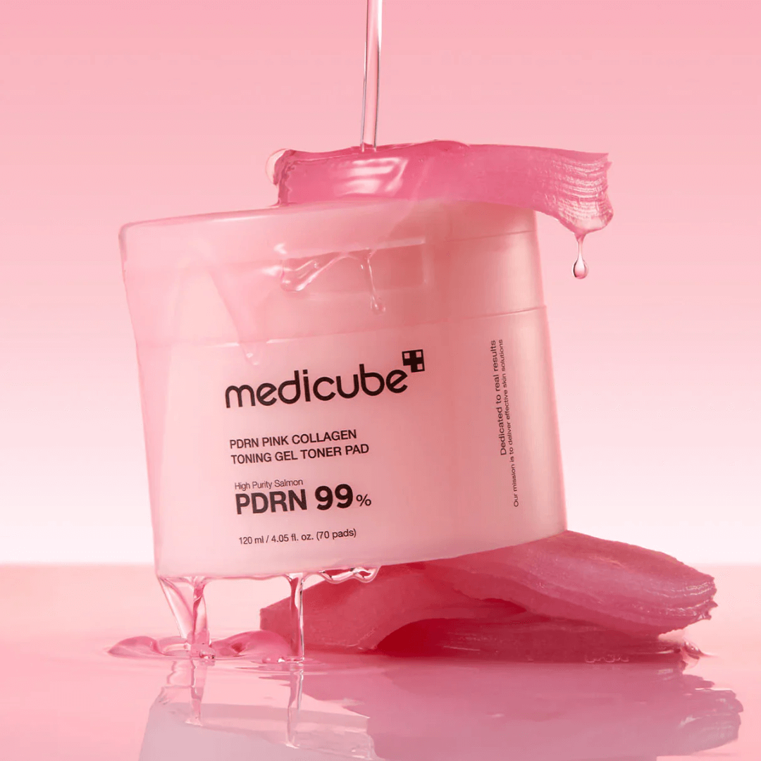 Medicube PDRN Pink Collagen Toner Pad de textura ligera que deja la piel radiante y uniforme.