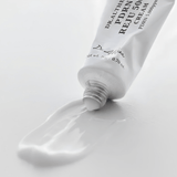 Crema facial regeneradora con ingredientes reparadores que ayudan a fortalecer la piel y mejorar su textura.