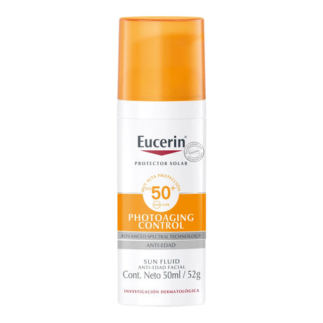 Eucerin Photoaging Control con ácido hialurónico para suavizar arrugas.