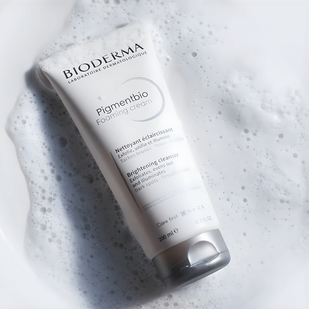 Pigmentbio Foaming Cream Bioderma textura cremosa que deja la piel suave y radiante.