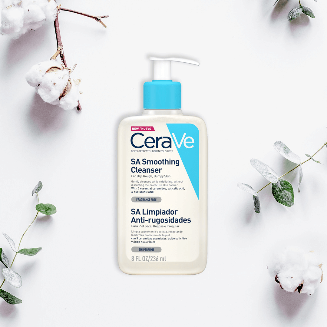 CeraVe SA Limpiador Anti-rugosidades sin perfume, hipoalergénico y no comedogénico.