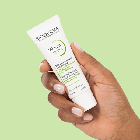 Sébium Hydra Bioderma proporciona hidratación ligera y mantiene el equilibrio cutáneo.