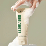 Pine Cica Cleansing Foam para remover impurezas suavemente.
