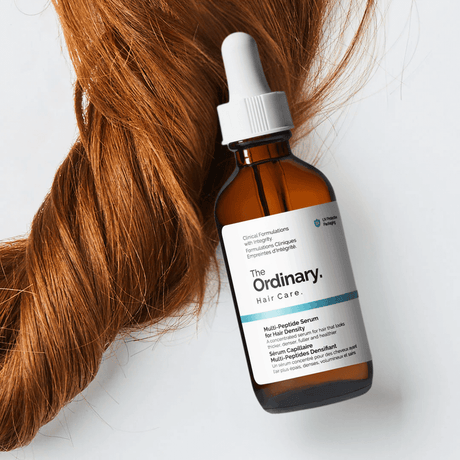 The Ordinary Peptide Hair Serum fortalece y estimula el crecimiento capilar.