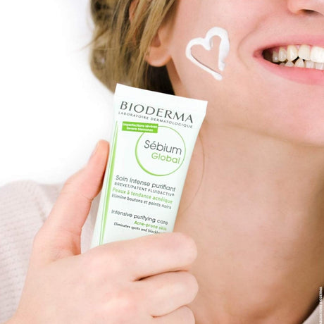 Sébium Global Bioderma reduce imperfecciones y regula la producción de sebo.